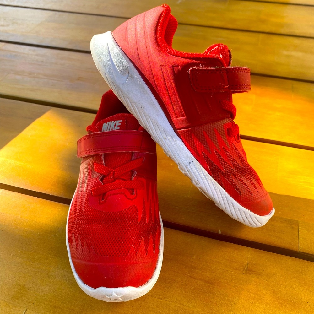 Toddler Size 10 Nike Tanjun